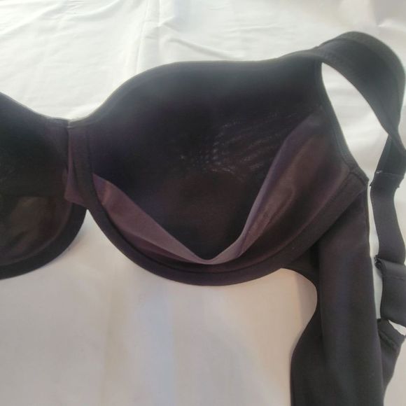 Bali Women's One Smooth U Ultra Light Lace with Lift Underwire - Picture 6 of 7